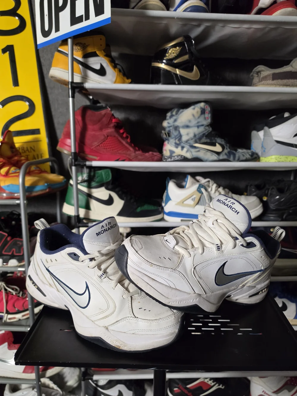 🔥 Nike Air Monarch Men's Size 11 White and Navy Air Athletic Sneakers